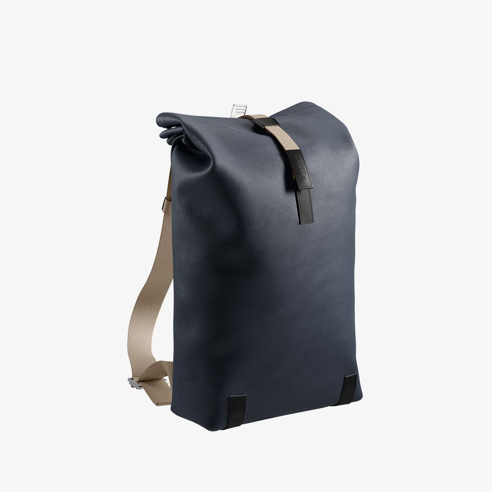bb043-a07267-pickwick-cotton_canvas-26l-dark_blue-black-3-4_2 Brooks Pickwick